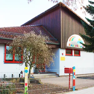 Kindergarten Regenbogen Außenansicht Kindergarten Regenbogen Außenansicht