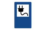 Logo E-Mobilität Verkehrsschild Parken für E-Fahrzeuge mit Elektrostecker